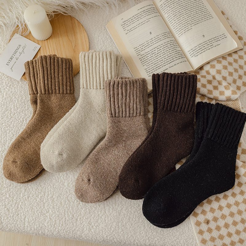 Unisex Wool socks women's mid-tube socks with thick loops and fluffy snow socks warm cashmere socks
