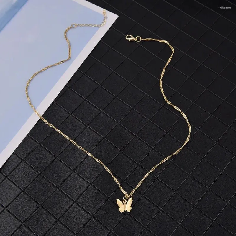 Lanțuri pentru femei, colier elegant cu fluture, pandantiv, argintiu și placat cu aur, aliaj placat cu argint_voghion.com