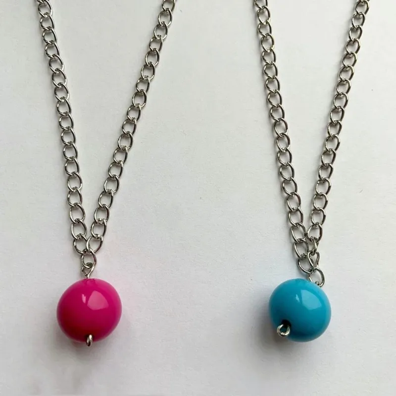 Colliers pendentifs Collier en résine élégant avec breloque boule colorée Chaîne de cou à la mode_voghion.com