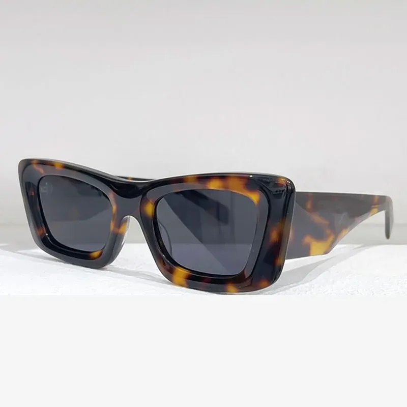 Sunglasses Women European Stylish Design Square Black Eyewear UV400 Unisex Business Travel Pretty Fashion Glasses_voghion.com