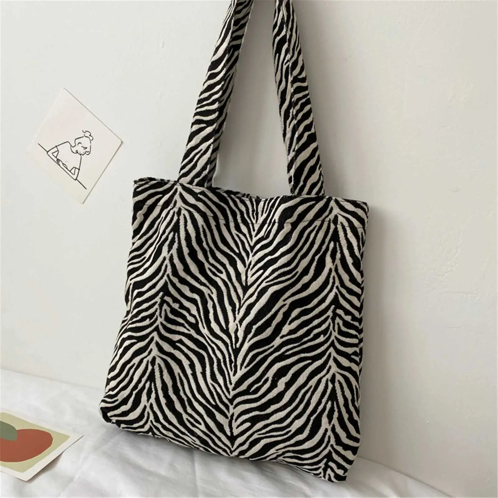 Vintage bra creative zebra striped canvas handbag large capacity lower Fem travel shopping bag Y241026_voghion.com