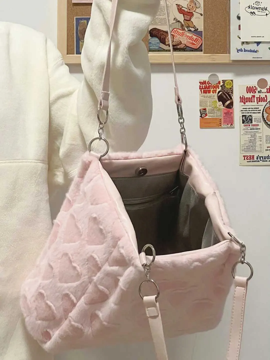 Cute fur casual caring lady sweet shoulder bag solid color womens plush handbag Y241025_voghion.com