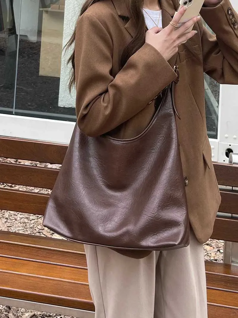 CBAG Lage Capacity Cross Bags For Women High Quality Soft Leather Simple Solid Designer Female Shoulder Ba241031_voghion.com