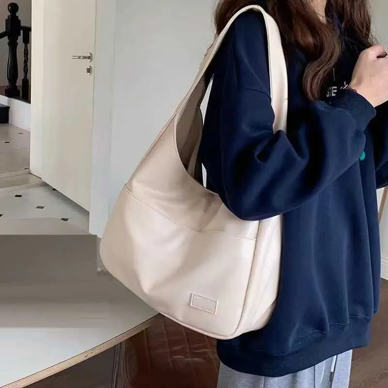 Large Black Leather Shoulder Bag For Women Versatile Commuter_voghion.com