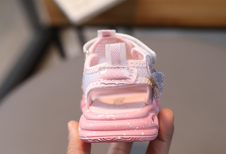 Sandales d'été pour filles, antidérapantes, lumineuses, Style princesse, dessin animé, chaussures de plage mignonnes à Velcro, nouvelle collection 2023_voghion.com