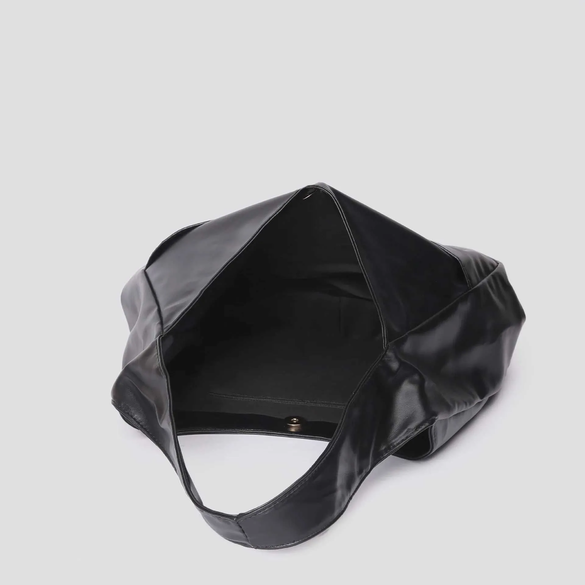 Large Black Leather Shoulder Bag For Women Versatile Commuter_voghion.com