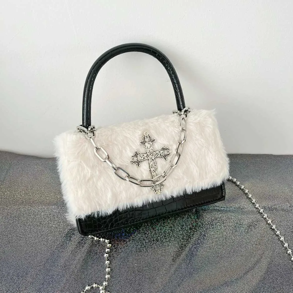 Gothic Handbag For Women Soft Plush Shoulder Bag With Chain Detail_voghion.com