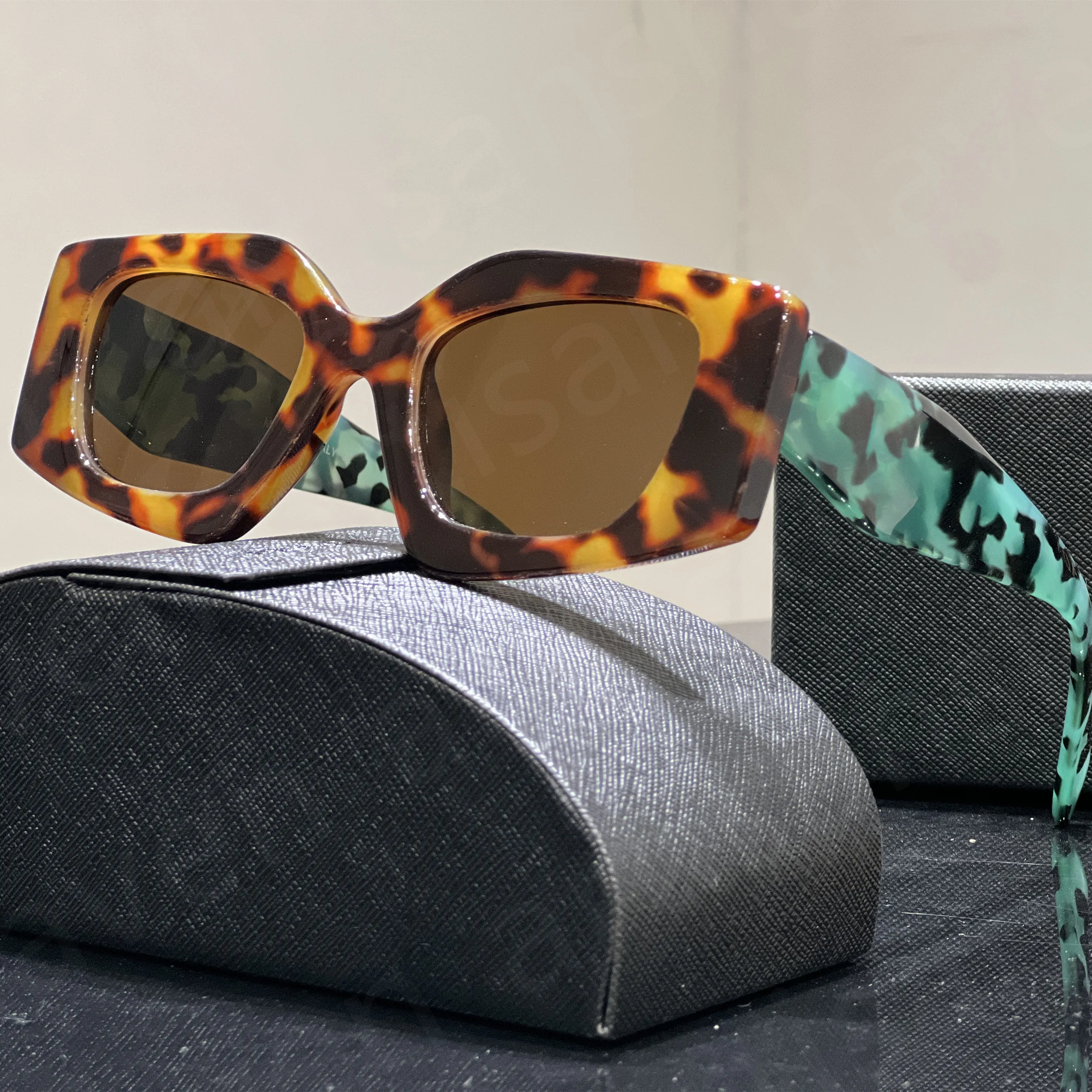 Occhiali da sole designer per uomo e donna stile classico_voghion.com