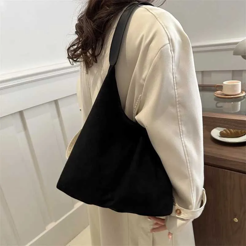 Retro womens large capacity suede shoulder bag solid color simple design casual shopping handbag Y241123_voghion.com