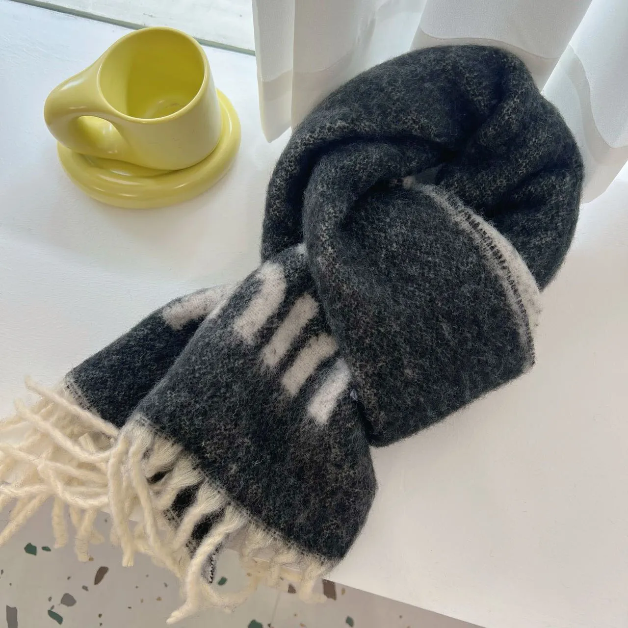 Designer-Schal aus Kaschmir für Damen im Herbst und Winter mit weichem Schal mit langer Quaste und modischem Karomuster für Herren_voghion.com