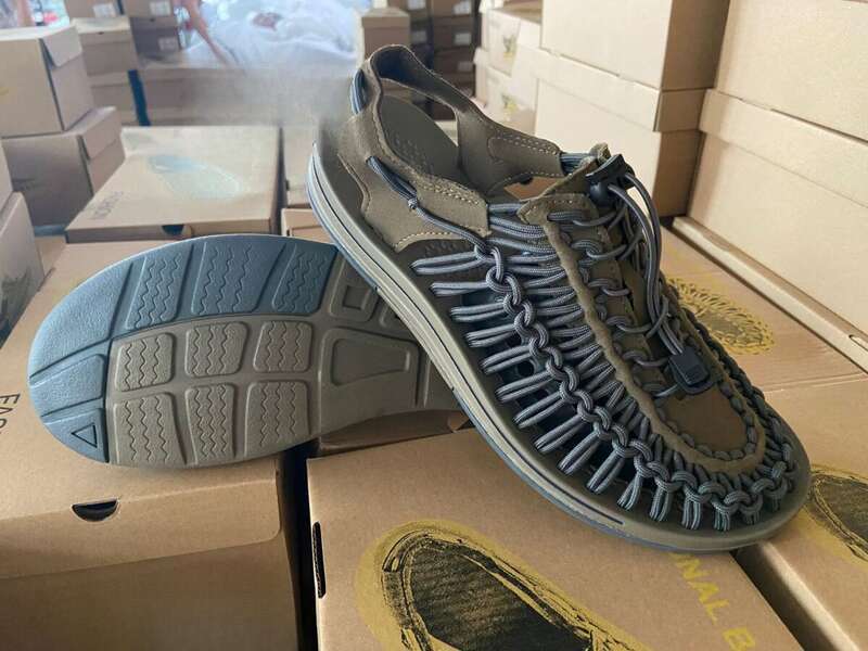 2025 New Men's Casual Beach Shoes Sandals Adequate_voghion.com