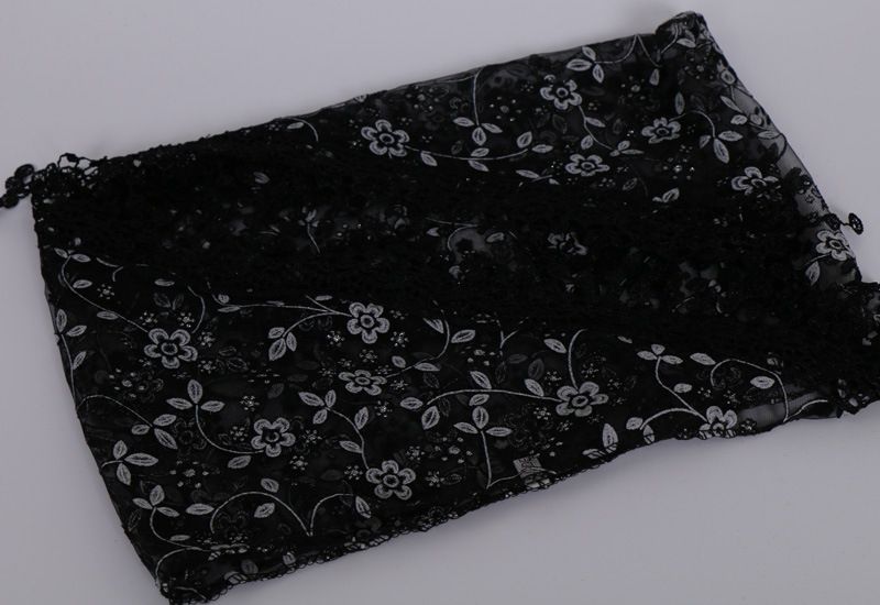 Spring And Autumn ral Lace Korean Edition Triangle Headcloth Classic Breathable Hollow Solid Color Scarf_voghion.com