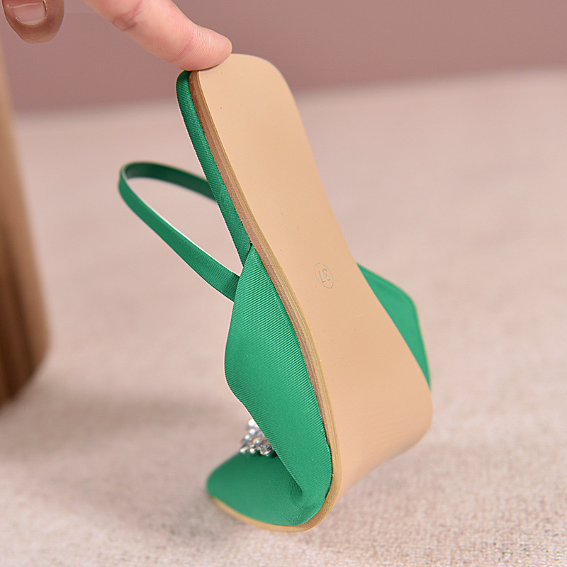 Women's fashion retro beach slippers_voghion.com