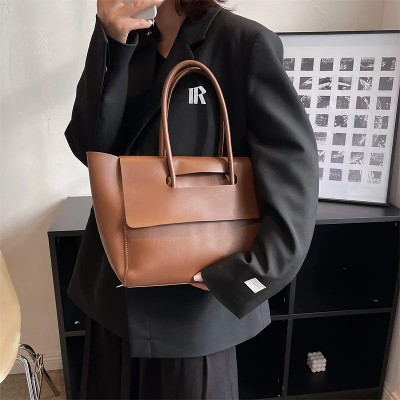 Women's Large Designer Shoulder Bag Retro Commuter Tote Handbag_voghion.com