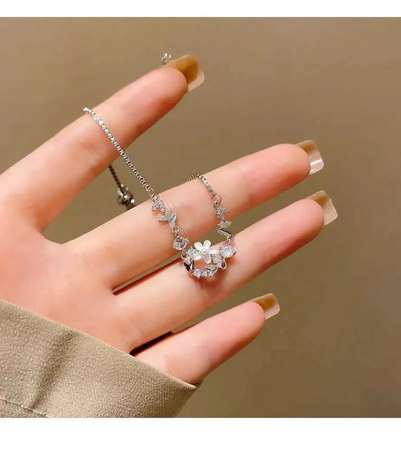 Adjustable Butterfly Bangle With Zircon And Rhinestones For Women_voghion.com