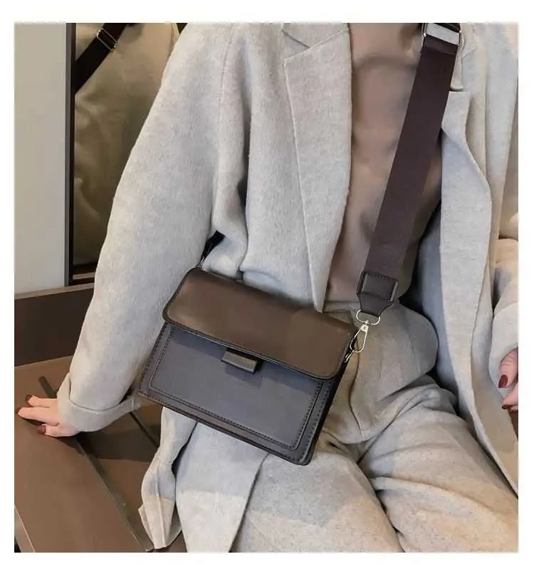 Ladies Messenger Solid Color 2023 New Trendy Wide Shoulder Strap Small Square Bag Retro Casual Simple Crossbody Ba241018_voghion.com