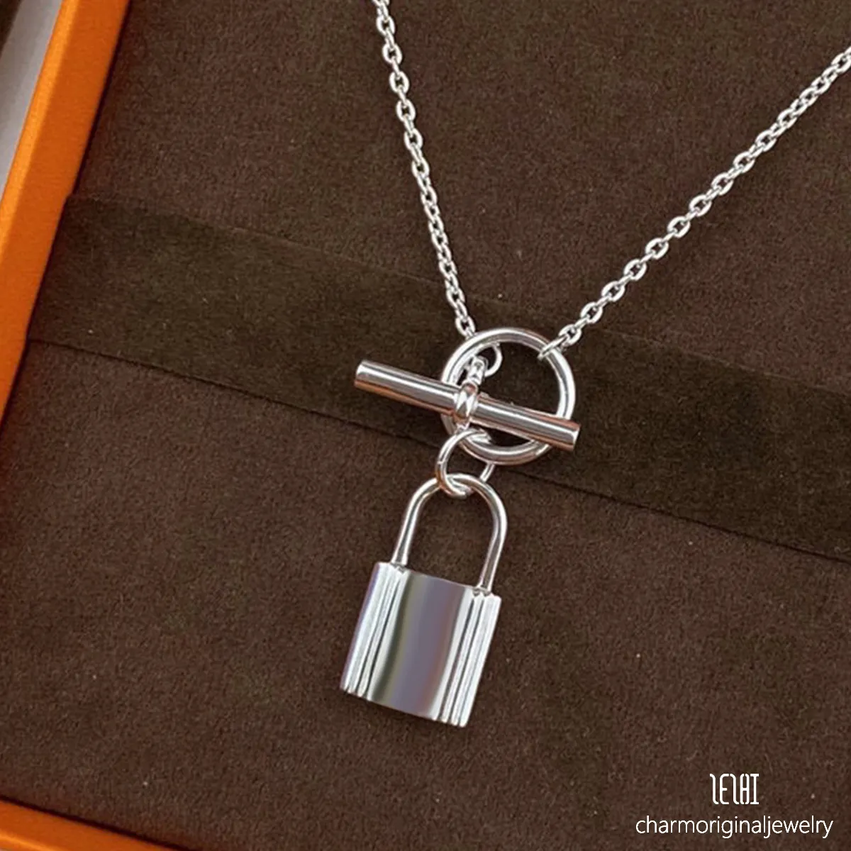 collana donna classico collane donna lettera ciondolo oro gioielli di design_voghion.com