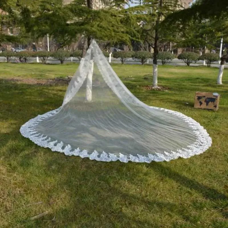 Hoerschmuck Wäiss Elfebeen Hochzäitsschleier Laang Schéin Spitzenapplikatioun Kathedrallängt Brautmantilla Schleier mat Kamm_voghion.com
