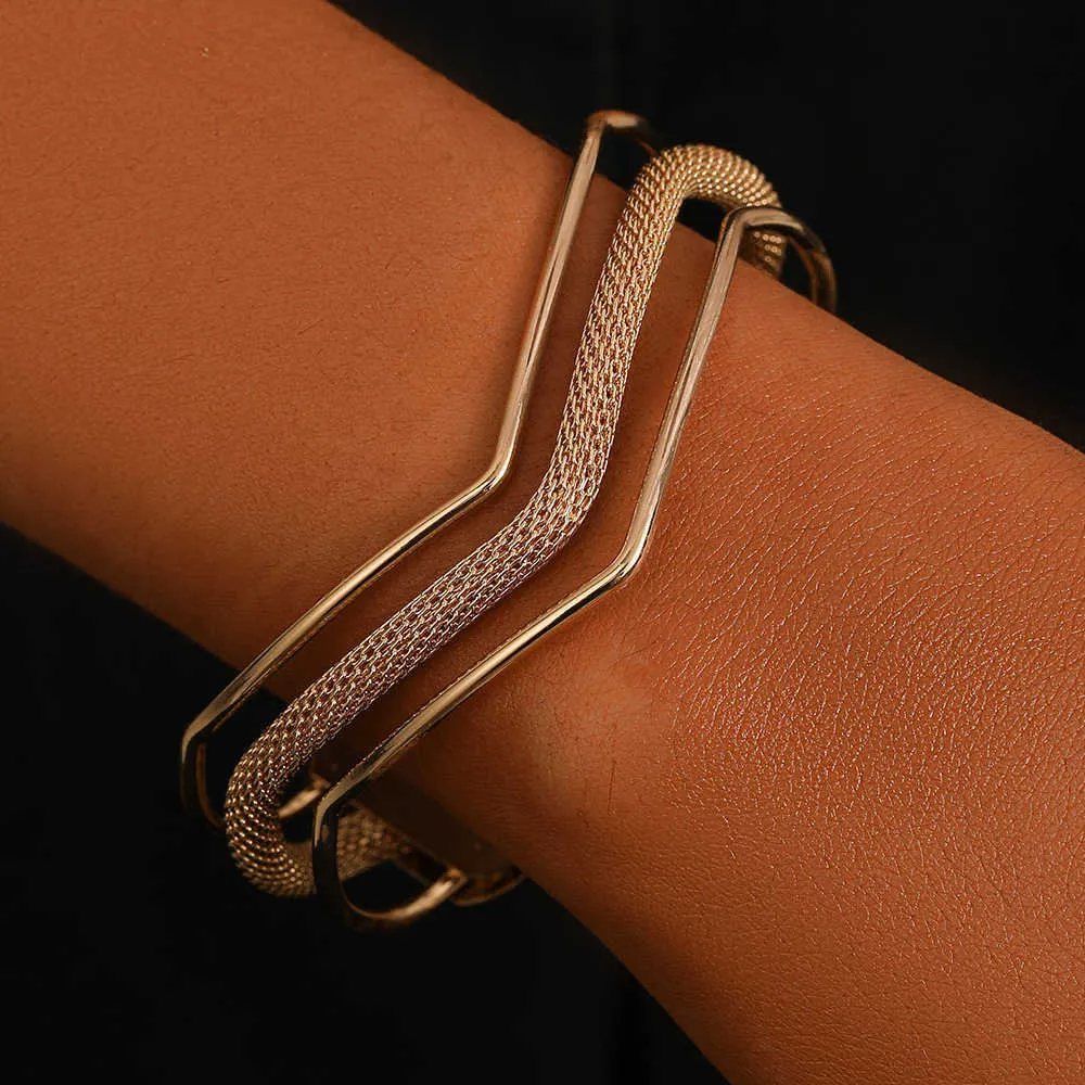 Bracciale a polsino aperto a più strati a forma di v per donna_voghion.com