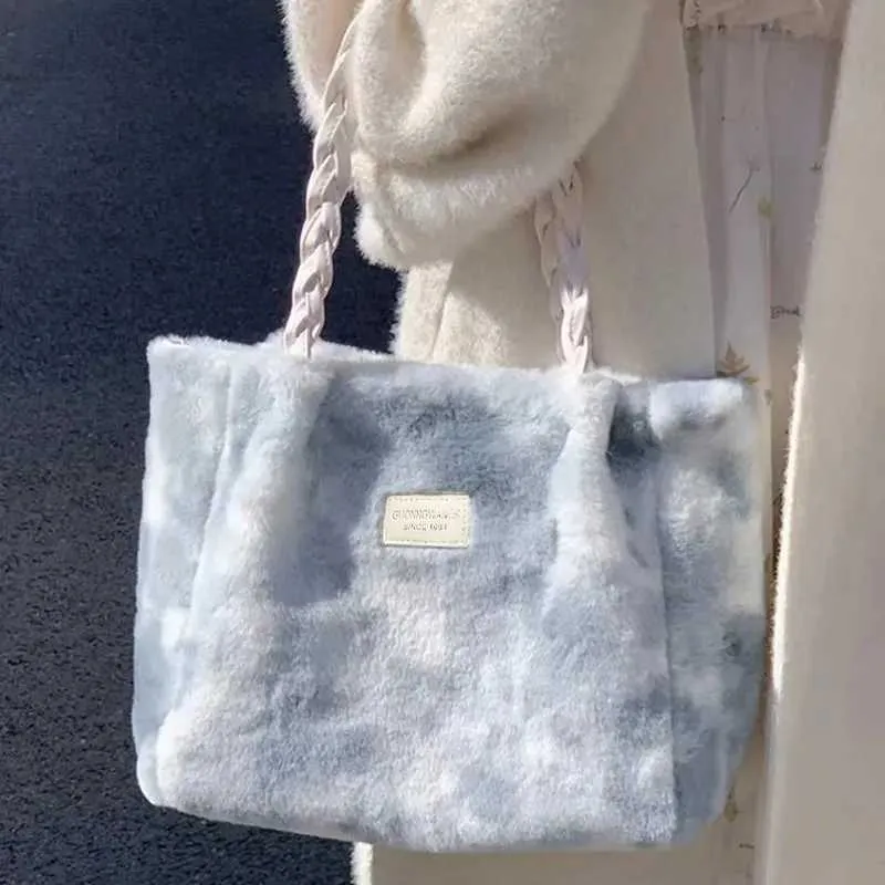 1pc large-capacity Fur Female Simple Commuter Shoulder Bag Niche Versatile PlushC241031_voghion.com