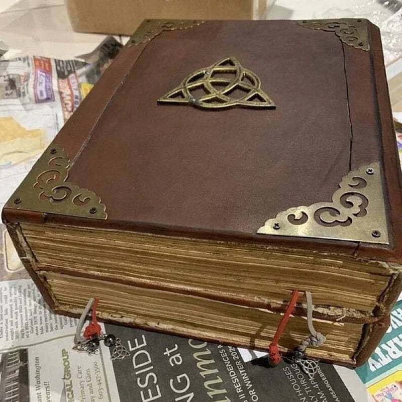 Charmed Book of Shadows Kreatives Retro-Design Personalisiertes Hardcover-Zauberbuch mit Linien
