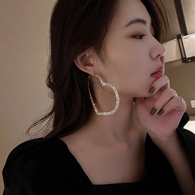 Super große Liebe Diamant-Legierung Ohrringe 2023 neue Internet-Promi High-End-Pfirsich herzförmige Ohrringe, Anhänger für_voghion.com