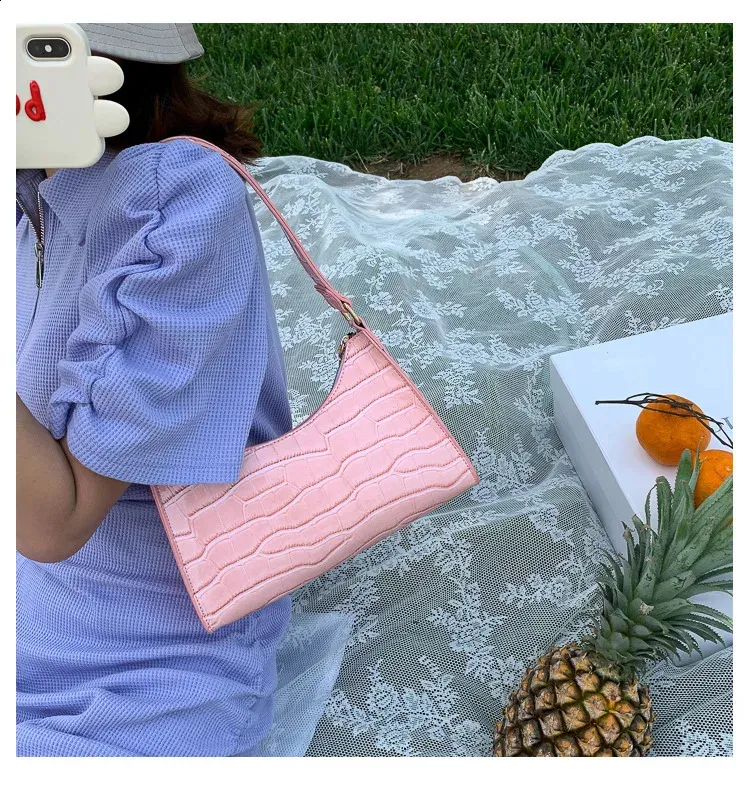 Fashion Exquisite Shopping Bag Retro Casual Tote Shoulder Bags Female Leather Solid Color Chain Handbag for Women 241120_voghion.com