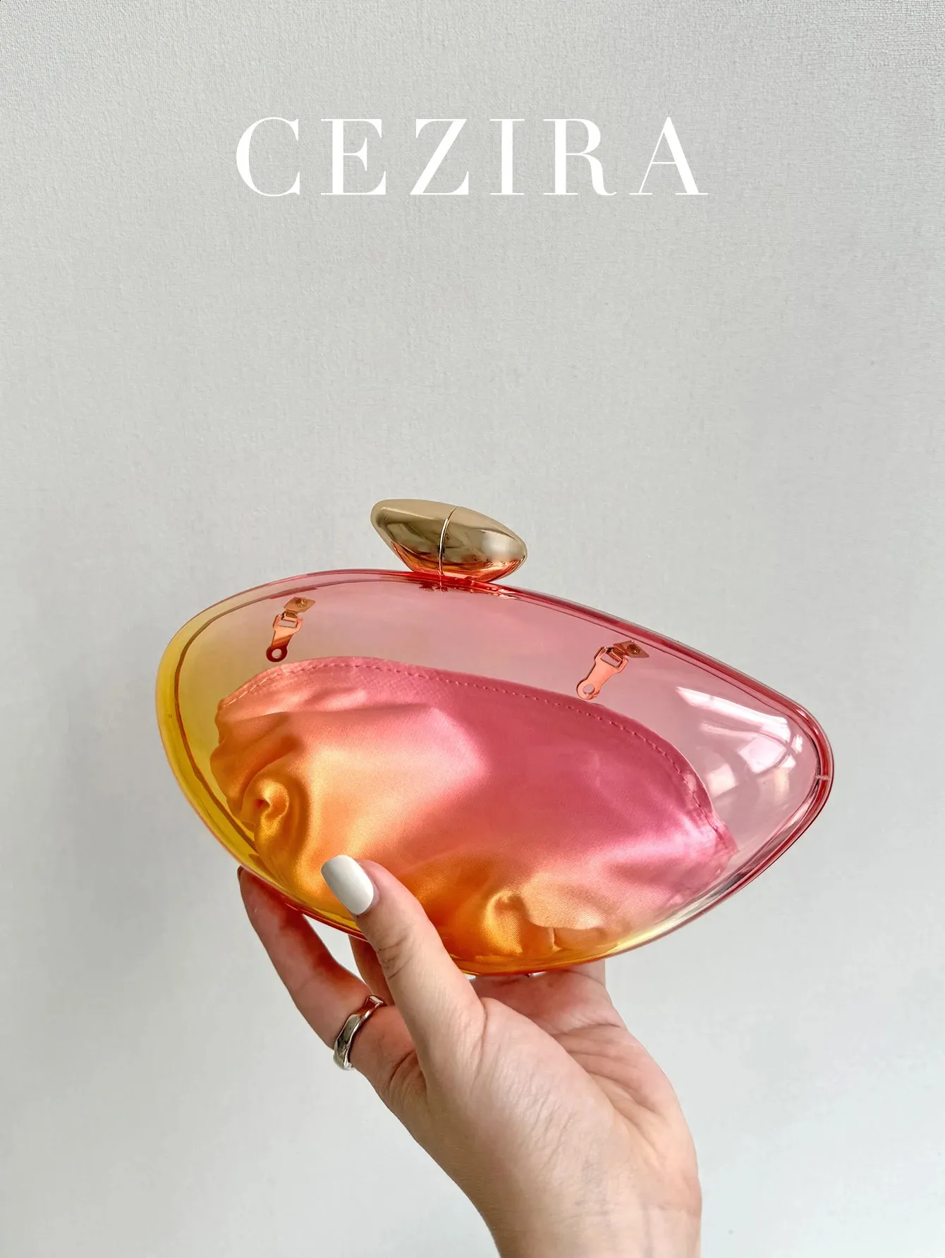 CEZIRA Borsa a mano in acrilico trasparente da donna Borsa da sera alla moda con sfumatura di colore Borsa a tracolla con catena in metallo dorato_voghion.com
