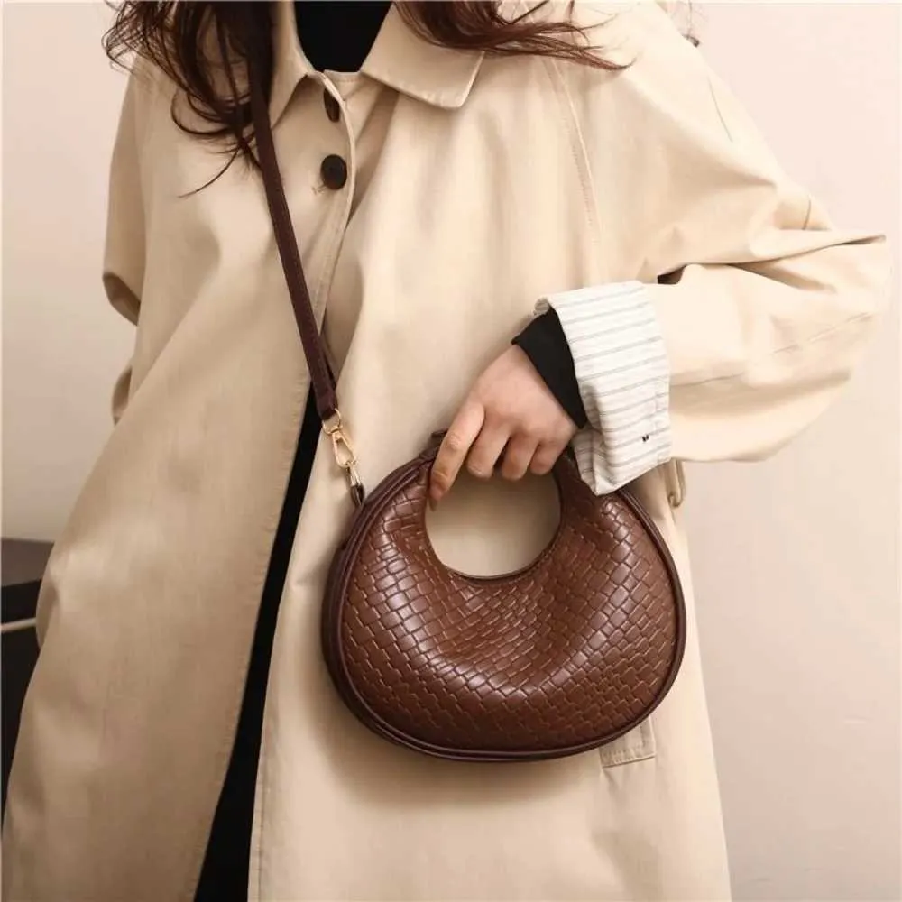 Fashionable lace cross body semi Mo PU leather handbag homeless casual shoe bag Y241026_voghion.com