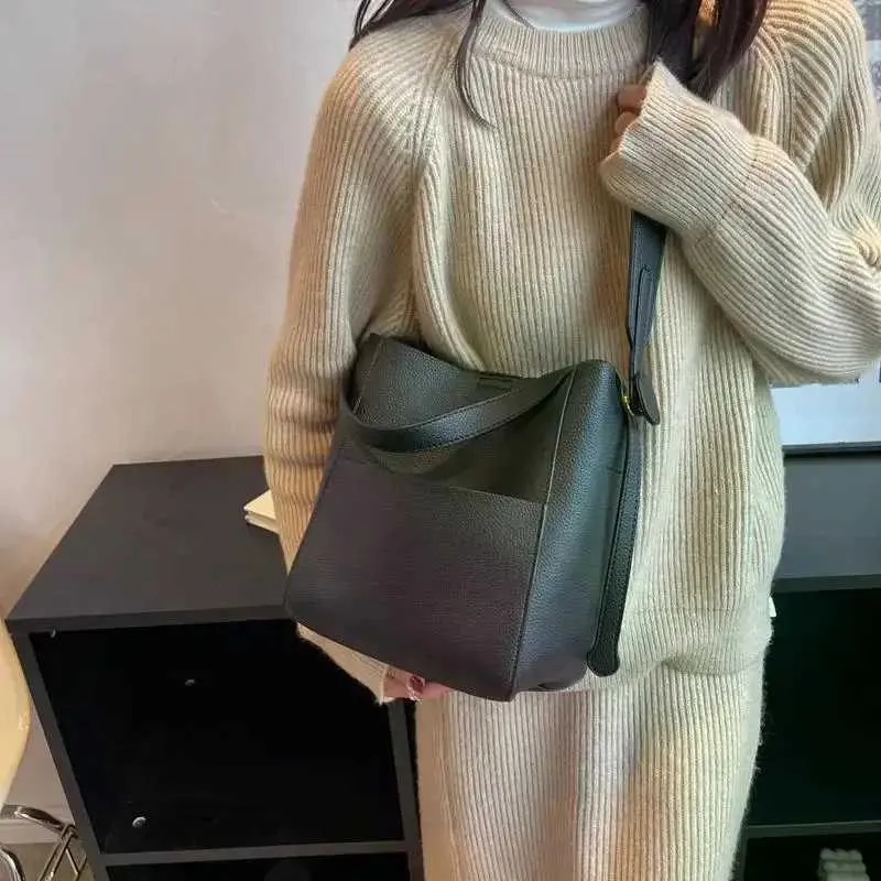 Eimer-Schulter-Seitentaschen für Frauen 2024 Weibliche Designer Trend Kleine Leder Umhängetasche Geldbörsen und HandtaschenC241105_voghion.com