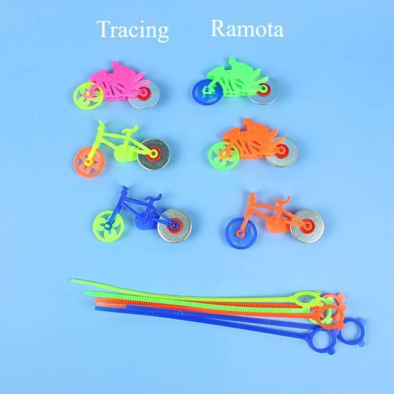 Classic Nostalgic Toys Children Born In 1980s, High-speed Toothed Bicycles For Children, Near The School Entrance_voghion.com