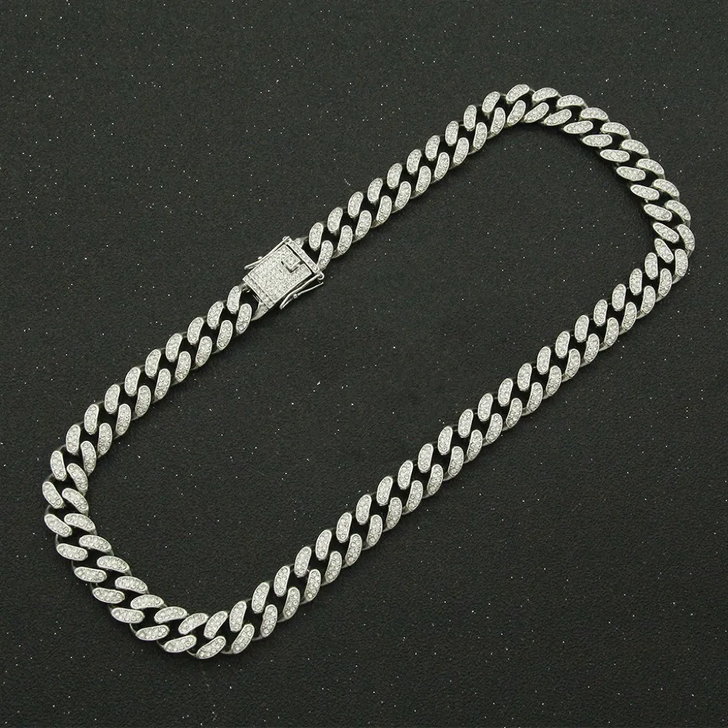 Collana con testa di leone Yobetter Avant-Garde - Accessorio unisex audace che ispira coraggio e stile. Stile hip-pop rock._voghion.com