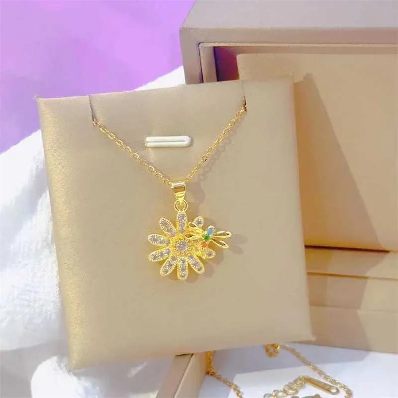 Collane con ciondolo alla moda e belle, collana con piccolo crisantemo, squisita personalità retrò, ape in acciaio inossidabile_voghion.com