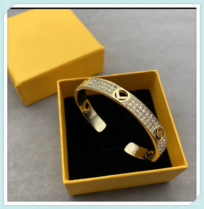 Pulsera de diseñador de moda para hombres y mujeres, regalos casuales para fiestas, pulseras de diseñador para mujeres, pulseras de oro para hombres, caja de joyería para bodas_voghion.com