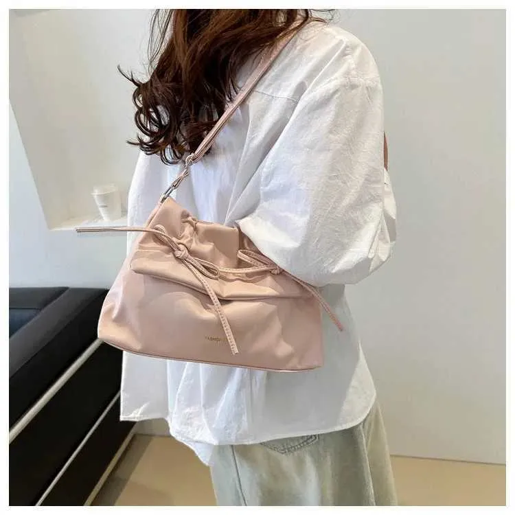 Unterwäsche Damenhandtasche große Kapazität Herbst und Winter 2024 neue High-End-Schulter-Pendlertasche Y241025_voghion.com