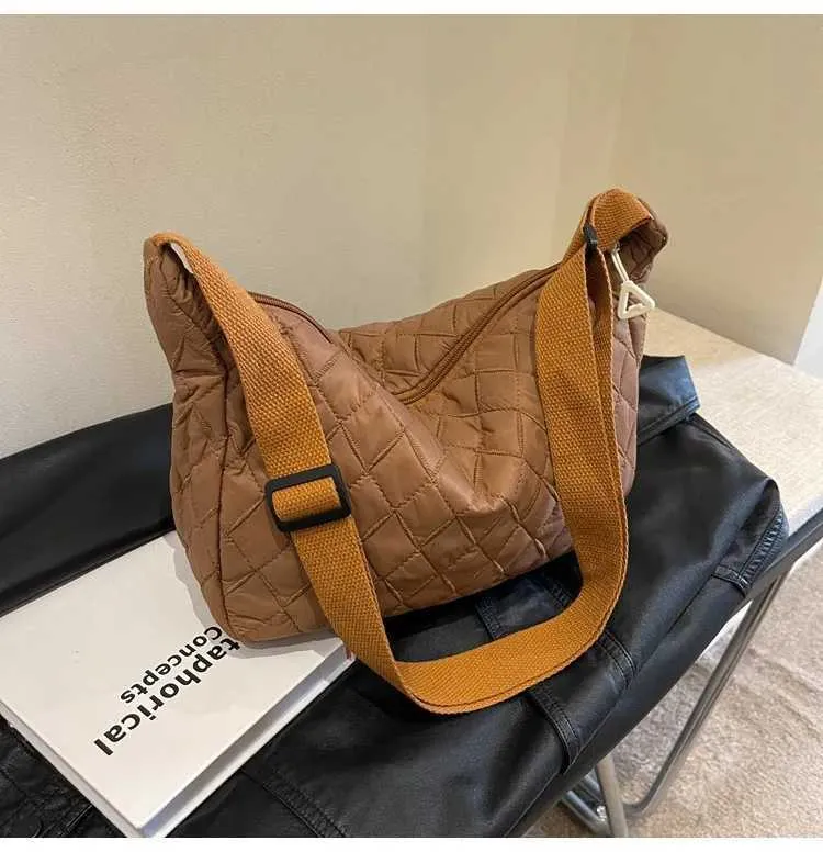 Sac à bandoulière rétro en nylon pour femmes, sac à main décontracté et étanche pour sans-abri, literie pour femmes, grande capacité, Y241123_voghion.com