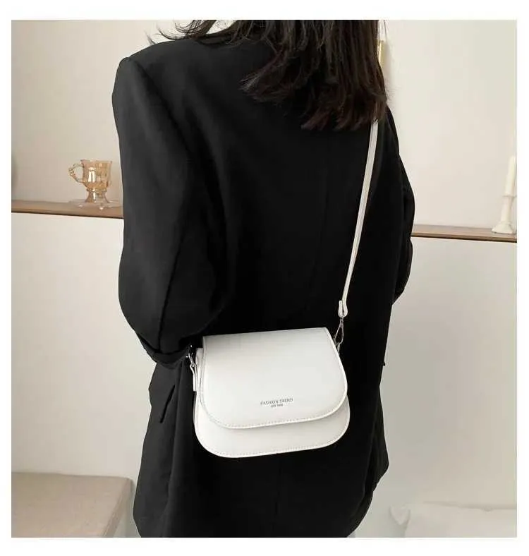 Sac à bandoulière tendance en cuir PU pour femme, sacoche à rabat de couleur unie, simple, à la mode, pochette C241021_voghion.com