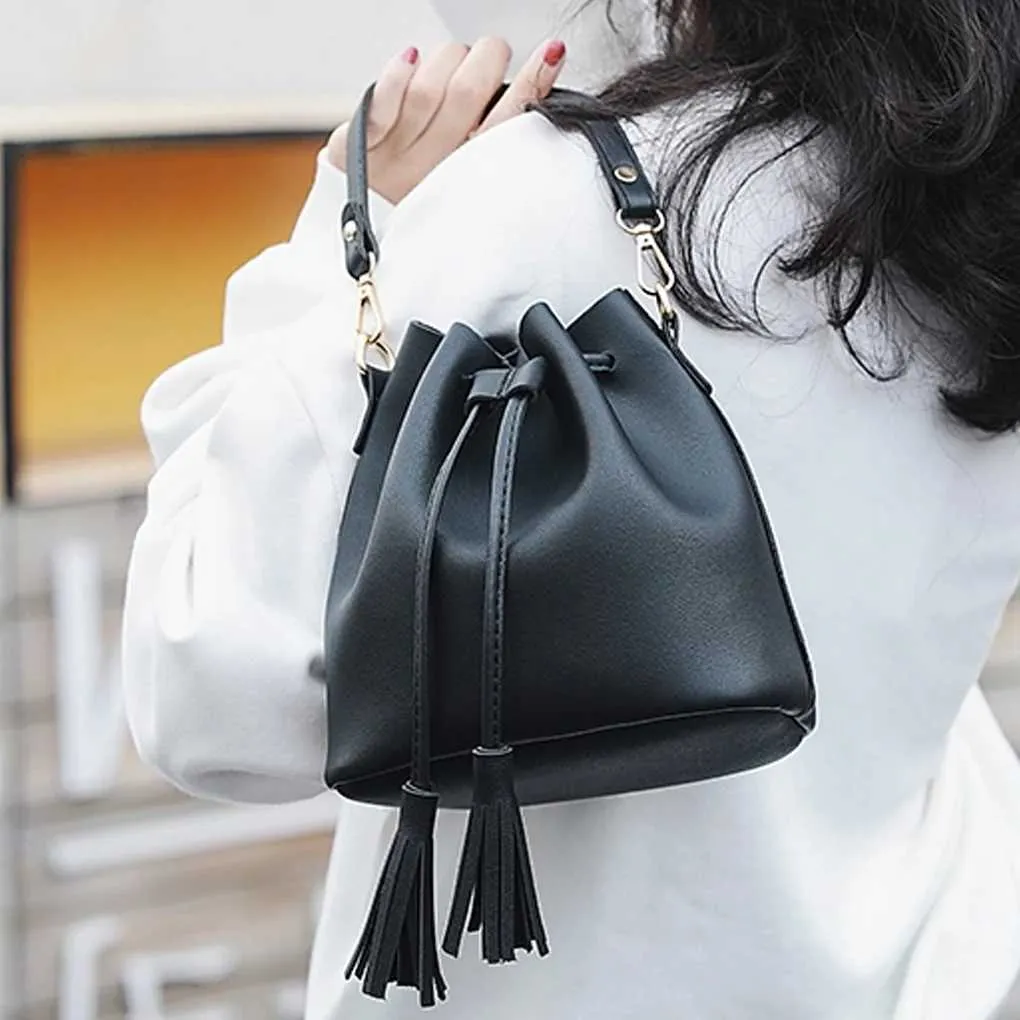 Fashion PU Leather Tassel Drstring Crossbody Kwastje Emmer Handtas Women Solid Color Shoulder Bag SmallC241103_voghion.com