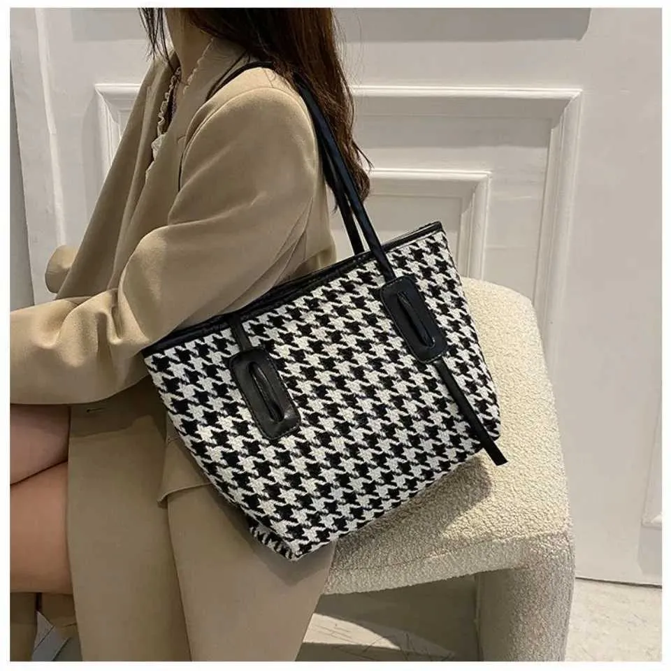 Fashionable Women's Shoulder Bag And Handbag In Houndstooth Style_voghion.com