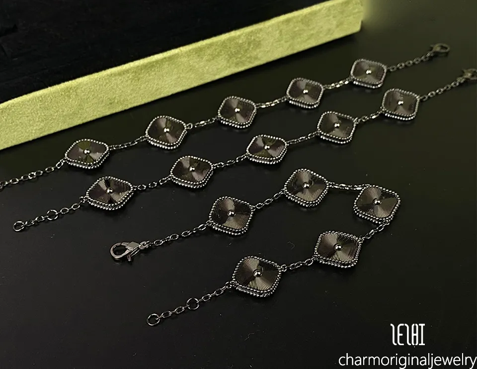 Bracciale charm fiore designer per donna catena oro gioielleria_voghion.com