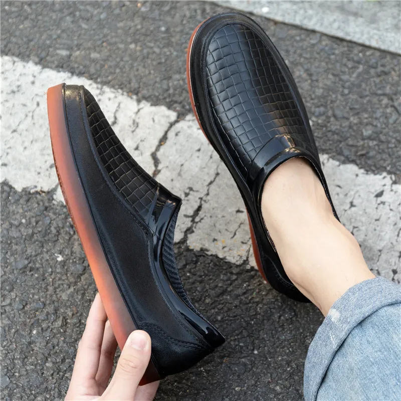 Sügismustad madalad meeste täiskasvanute tööjõu vihmasaapad töökojaplatsile meeste veekindlad autopesula koka aiakingad_voghion.com