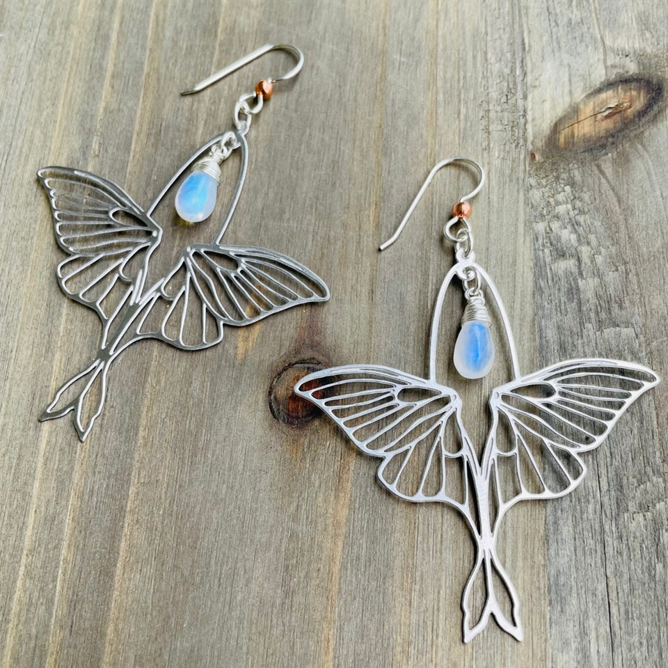 Orecchini in pietra di luna con fata stella farfalla bellissimi_voghion.com
