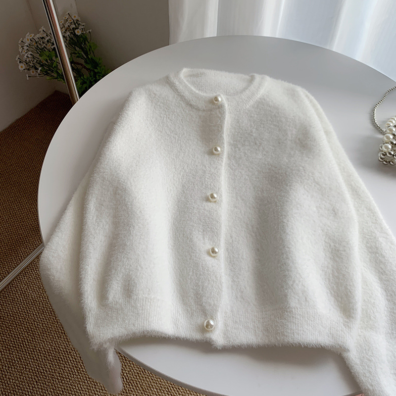 Faux Fur Pearl Button Cardigan - Oversized Knit Coat With Plush Texture (Spring Cloud-Wrapped Cocoon Nonchalant Sleeve Architecture)​