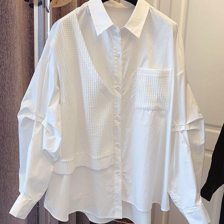 Vêtements pour femmes épissés deux pièces conception de niche irrégulière chemise blanche rétro décontractée ample pour femmes à la mode