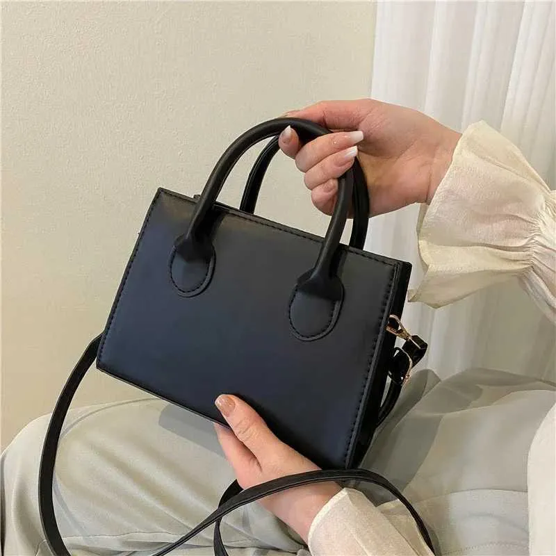 Minimalist Black Small Square All-Match Top Handle Purse Classic Shoulder Bag For Work.C241116_voghion.com