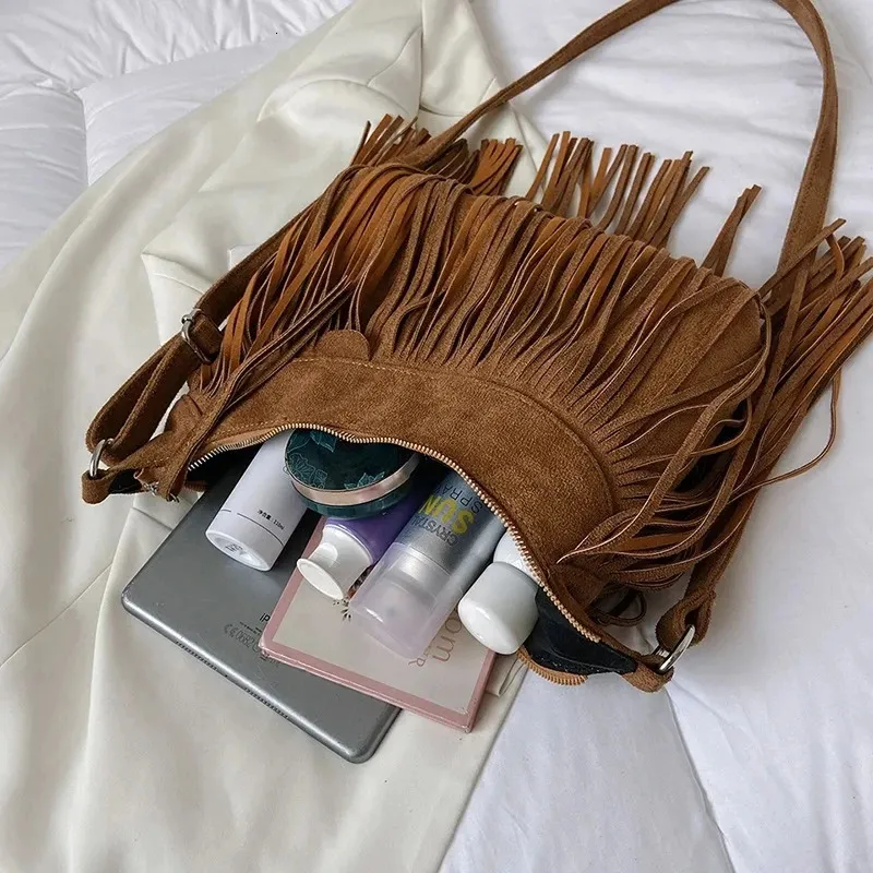 Borse a tracolla in pelle scamosciata con nappe e frange da donna 2024 Borsa a tracolla da donna alla moda Borsa a mano Tote Marrone Nero_voghion.com