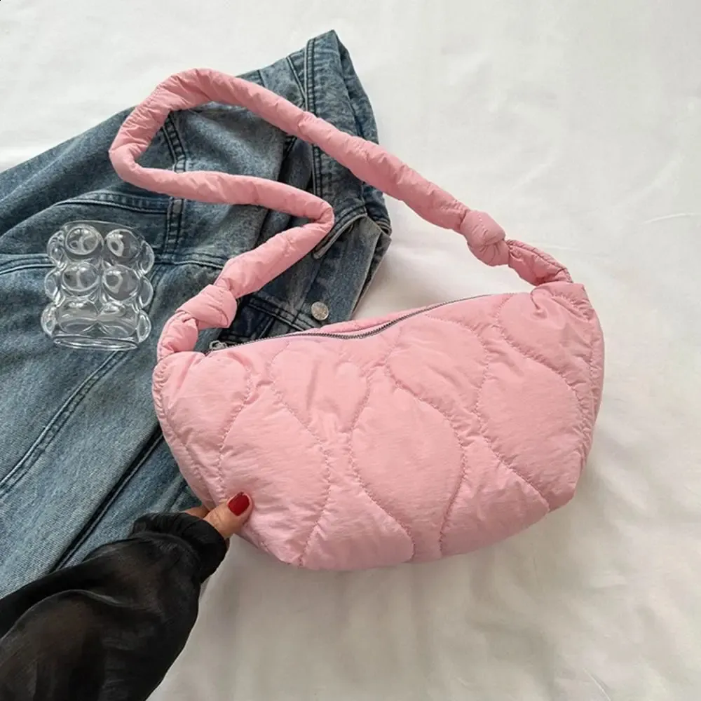 Large Capacity Quilted Shoulder Bag Women Puffy Padded Handbag_voghion.com