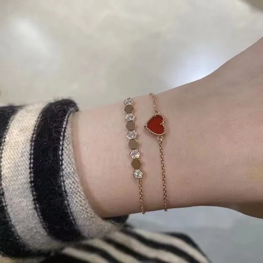 Obesek Be in Love CH Family Diamond Inlaid Gold Plated Modni nakit Ogrlica za ženske in moške Rojstni dan_voghion.com