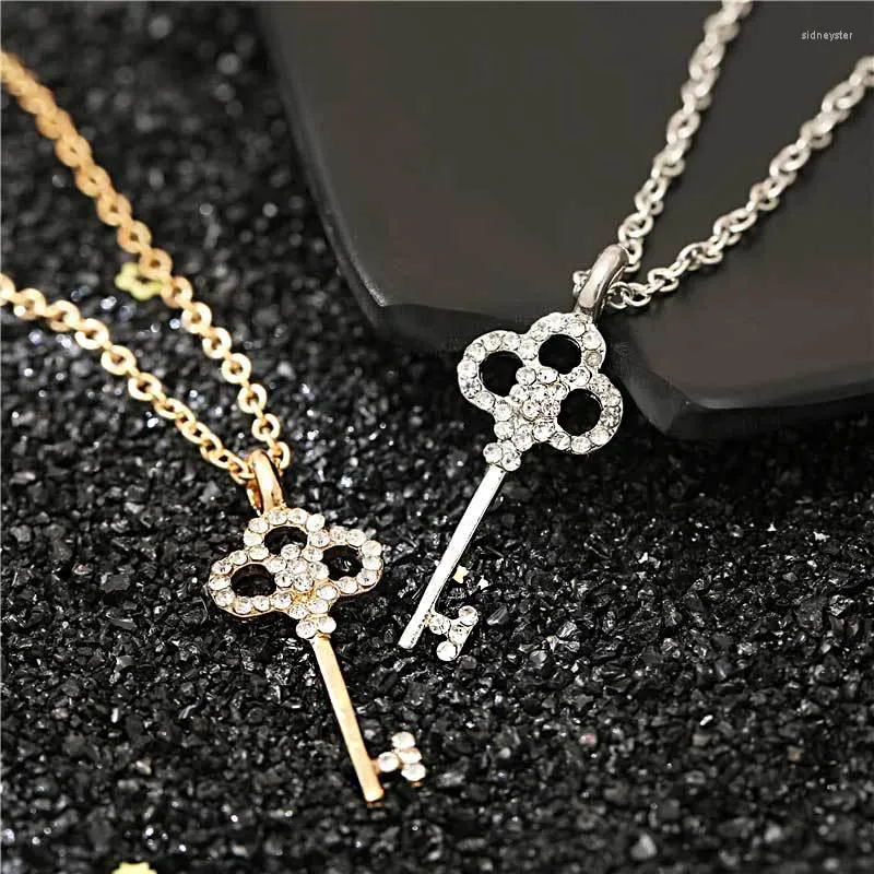 Collane con ciondolo Moda Creativa Collana con chiave per donne Affascinanti Signore Matrimonio Zircone Oro Catena clavicola Romantico_voghion.com