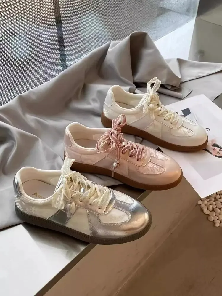 Size 35-40 Real LeatherSatin Surface Women Casual Sneakers Breath Tennis Athletic Flats Low Heels Lace-Up Spring Hike_voghion.com